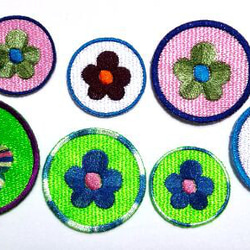 輝く花 中サイズ グリーン ワッペン 刺繍 アップリケ パッチ 可愛い かわいい カワイイ オリジナル 3枚目の画像