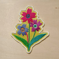 カラフルな花 小サイズ ワッペン 刺繍 アップリケ パッチ 可愛い カワイイ かわいい オリジナル 花束 花 5枚目の画像
