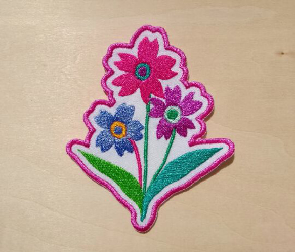 カラフルな花 小サイズ ワッペン 刺繍 アップリケ パッチ 可愛い カワイイ かわいい オリジナル 花束 花 3枚目の画像