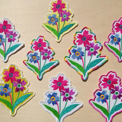 カラフルな花 小サイズ ワッペン 刺繍 アップリケ パッチ 可愛い カワイイ かわいい オリジナル 花束 花 10枚目の画像
