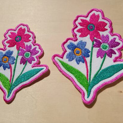 カラフルな花 小サイズ ワッペン 刺繍 アップリケ パッチ 可愛い カワイイ かわいい オリジナル 花束 花 7枚目の画像