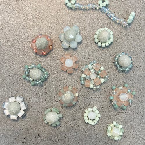 ビーズアクセサリー』フラワービーズ♡ヘアアクセサリー♪ビーズ