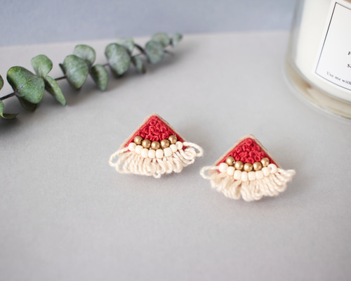フレンチロップ　ショウガラゴ　コモンマーモセット　ビーズ刺繍　ハンドメイドピアス ショウガラゴ ビーズ刺繍 ハンドメイド ピンバッジ ピンバッチ