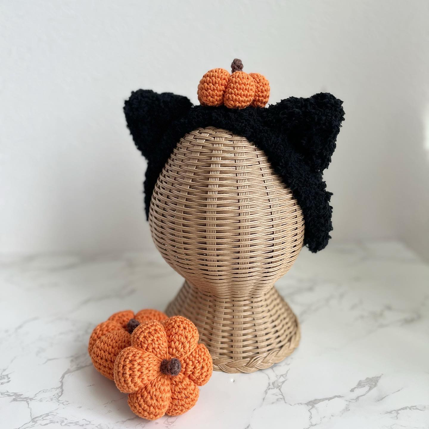 ♡ハロウィンペットボトルカバー♡など　　ハンドメイド　アレキサンダーヘンリー アレキサンダーヘンリー ハロウィンウィッチウーマン柄 文庫本