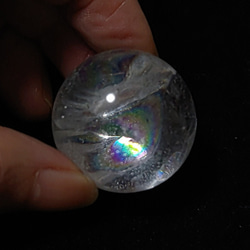 レインボー水晶 スフィア29.8mm 36.5g(87) 4枚目の画像