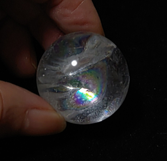 レインボー水晶 スフィア29.8mm 36.5g(87) 4枚目の画像