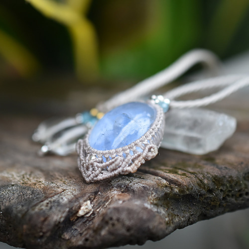 蒼い雲☆貫入☆デュモルチェライトインクォーツ マクラメネックレス