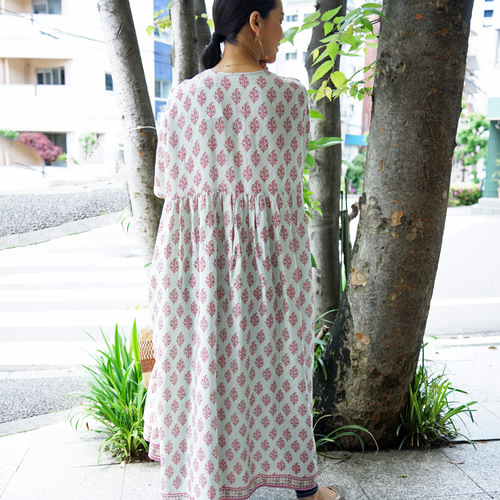 ラスト1点【即納可】インドレーヨンプリント・Vネックカフタン