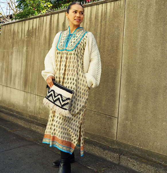 【即納可】インドレーヨンプリント・キルトヨークワンピ（NK23-030-beige） beige 両サイドにポケットあり 半身