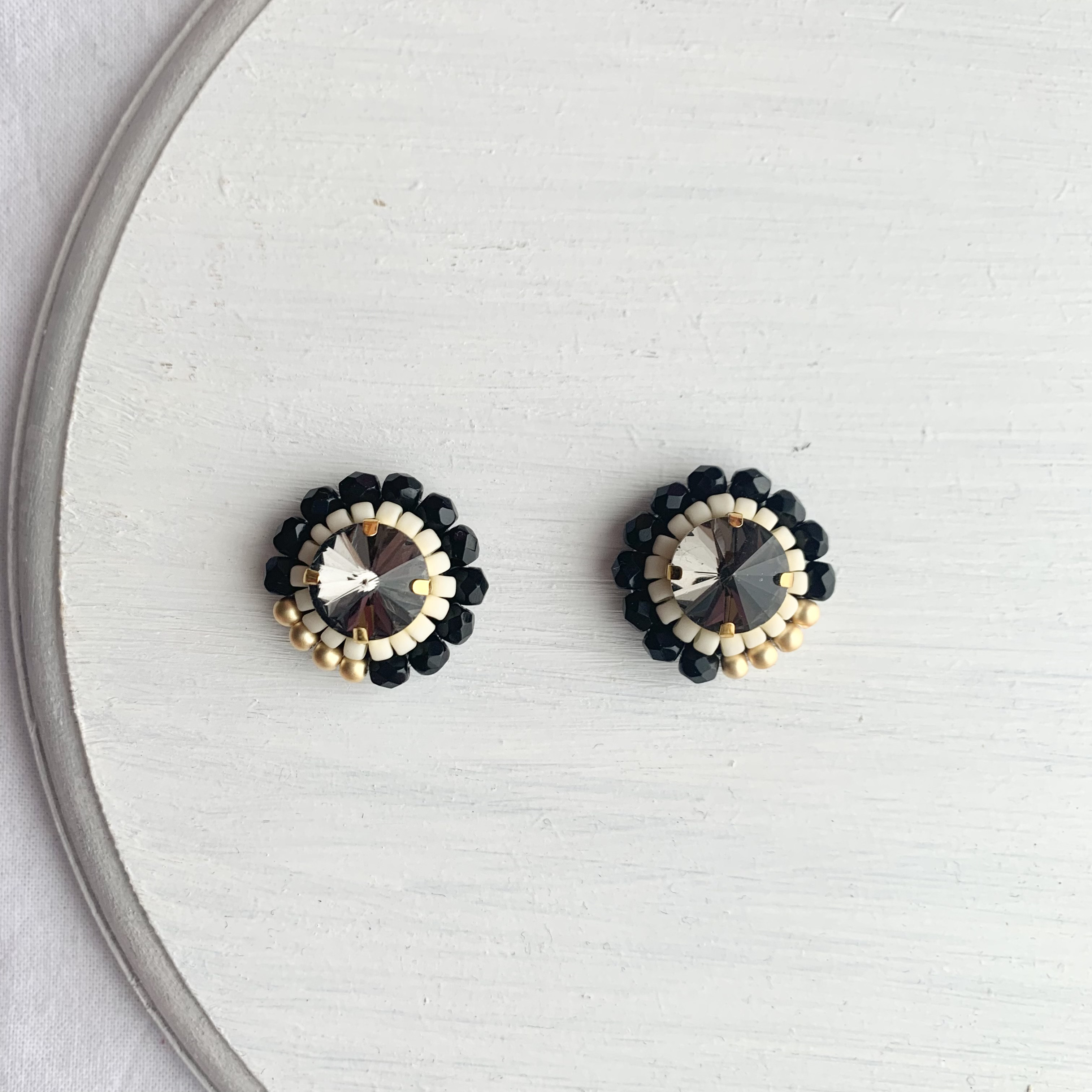SHASHI☆グレース ゴールド ノット ピアス♪【送料込】 楽天市場】SHASHI Tiny Heart Stud ピアス ゴールド ローズ