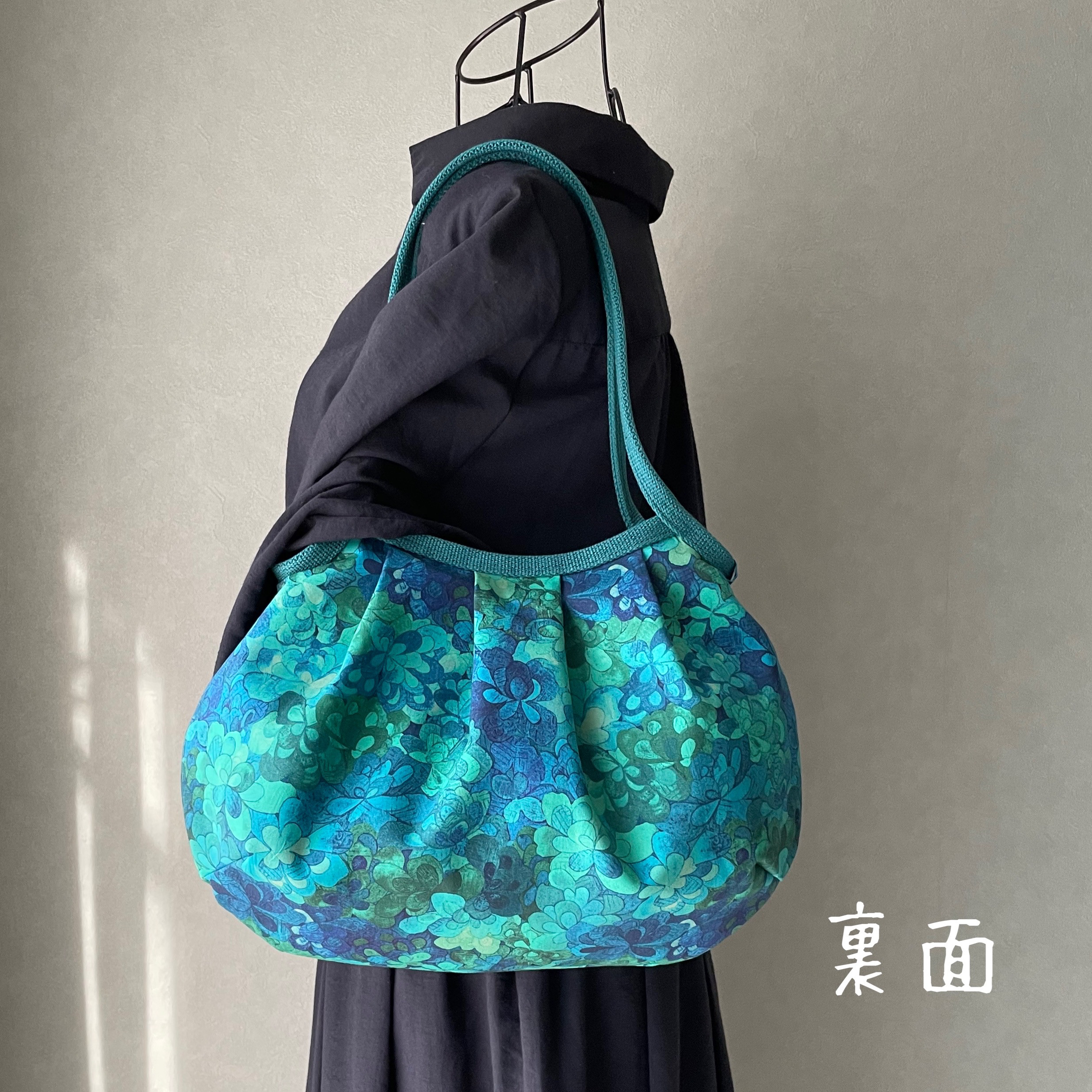 がま口付♪ 可愛いピンクの花柄グラニーバッグ つまみ細工風