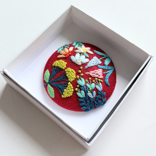 刺繍ブローチ　専用商品 刺繍キット〉桜の刺繍ブローチ -丸- | iichi 日々の暮らしを