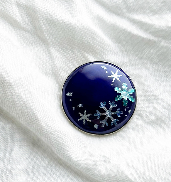 冬季限定品】雪の結晶 七宝焼ブローチ 純銀箔ちらし七宝 帯留 ブローチ