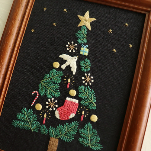 手刺繍のクリスマスツリー（額付き） クリスマスツリー スミレソラ