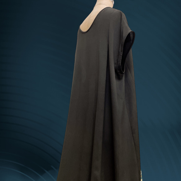 黒留袖 アクセントカラー ワンピース フォーマル 着物リメイク 演奏会 コンサート お筝 華道 茶道 雅楽 A5901 4枚目の画像