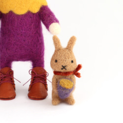 羊毛フェルト人形　ウサギ「やきいも、はんぶんこ」 5枚目の画像
