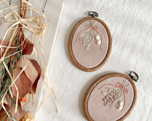 手刺繍スワッグの壁飾り/ピンク タペストリー・壁掛け MEGURI