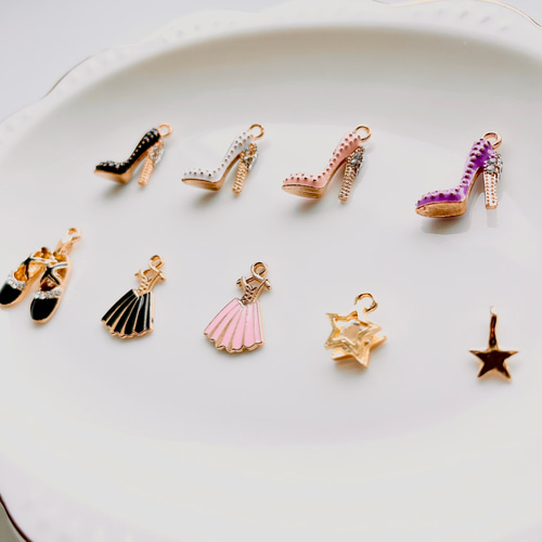 名入れ文字入れ】暗闇で光るドットキーホルダー＊選べるチャーム付き