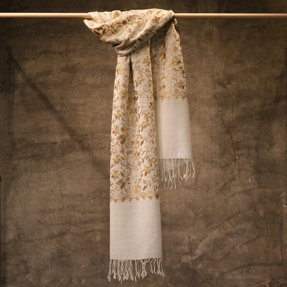 【巻く】大判カシミール刺繍ショール - ホワイトゴールド 巻く 大判カシミール刺繍ショール