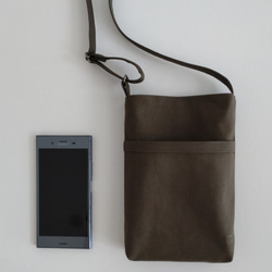 帆布のスマホショルダー　サコッシュ　/　カーキ 3枚目の画像