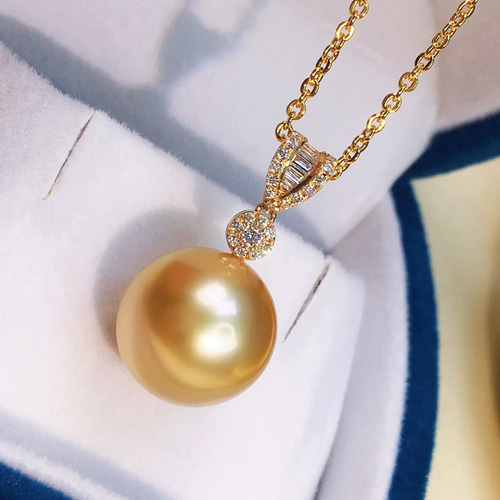 高級】南洋真珠 ダイヤモンド付きペンダントトップk18 ペンダント  