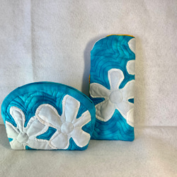 ハワイアンキルトのポーチ&メガネケース リース なんくるないさ〜ちー