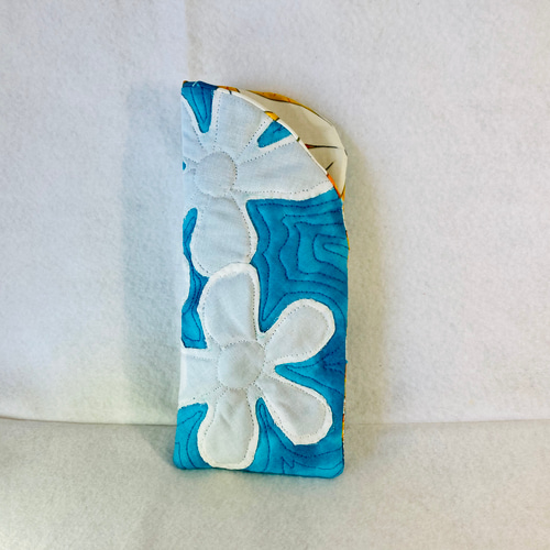 ハワイアンキルトのポーチ&メガネケース リース なんくるないさ〜ちー