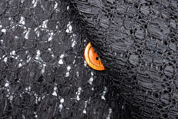 ラッセルレース生地　黒　（約105ｃｍ×約50ｃｍ）　【ハンドメイドのための小さな布】　la795 2枚目の画像