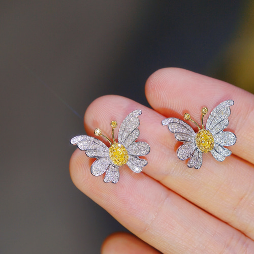 K18 ダイヤモンド ピアス K18WG 蝶々 バタフライ 片耳ピアス Pt