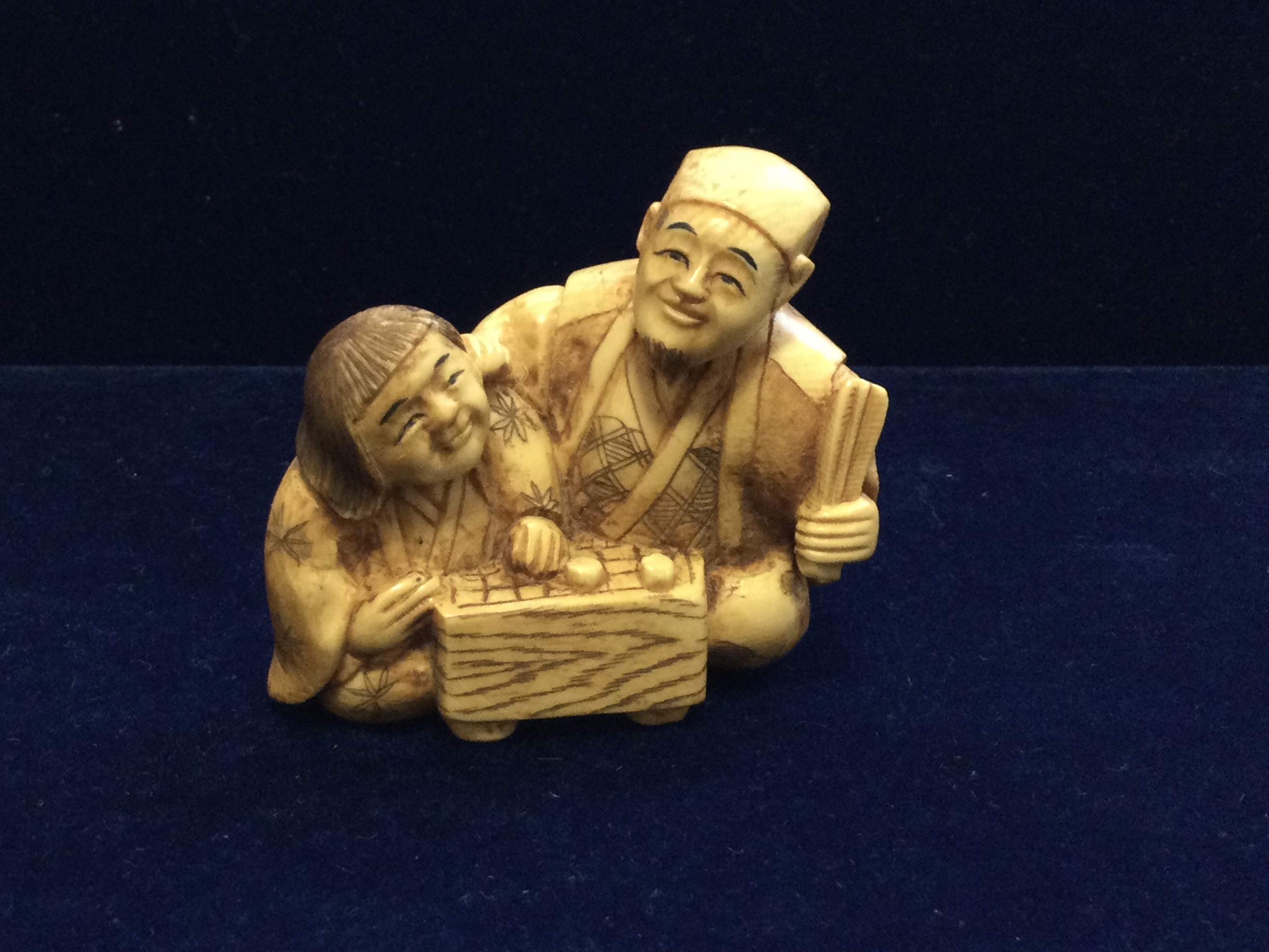 ☆特価！！象牙本根付（夜叉染め）A-17※※