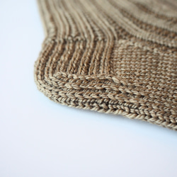 草木染め・手編みの靴下・ミモザアカシア染め・サイズ24cm 6枚目の画像