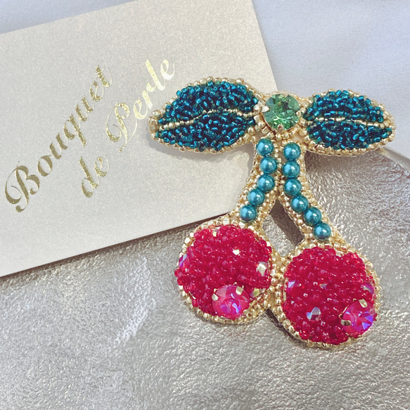 ビーズ刺繍 ブローチ 【 cherry 】 2枚目の画像