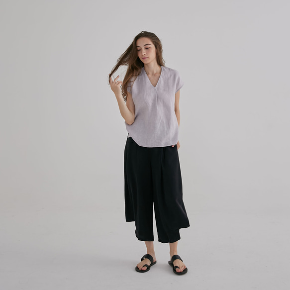 V領落肩上衣 - 岩灰V neck top with inverted pleat - Gray 第4張的照片