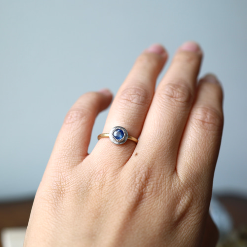 K18YG Pt900H シルキー輝くセイロンブルーサファイアリング 指輪