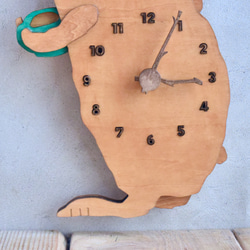【受注制作】ニホンノウサギがダージリンを嗜む 時計 木製 掛け時計 10枚目の画像