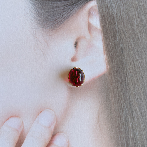 大ぶりスワロフスキー ルビーレッドサージカルステンレスピアス おお