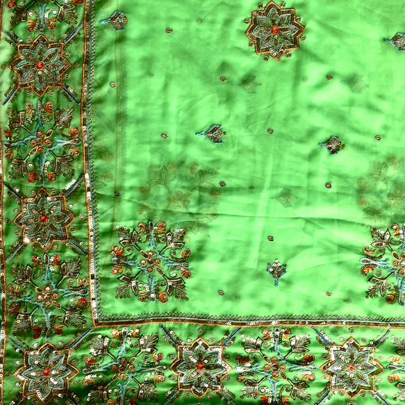 端切れ　グリーン　G-55 インドサリー製　ザリワーク（金属刺繍生地） 3枚目の画像