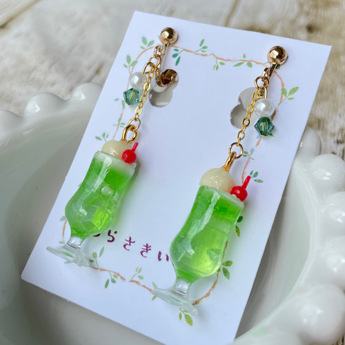 受注生産》シュワシュワ♡メロンソーダのイヤリング／ピアス♡フェイク