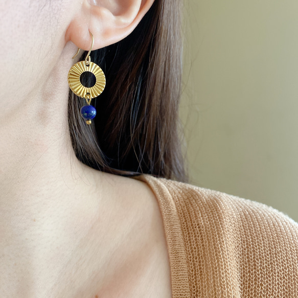 小藍朵 - 青金石 黃銅耳環-可改夾 第3張的照片