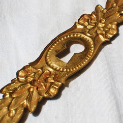 真鍮の鍵穴パーツ ゴールド 4枚目の画像