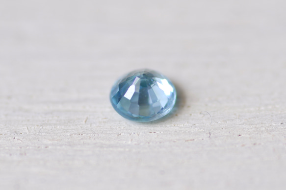 ブルー・ジルコン＊ラウンド・カット＊0.46ct＊4.2mm＊ZI-006 2枚目の画像