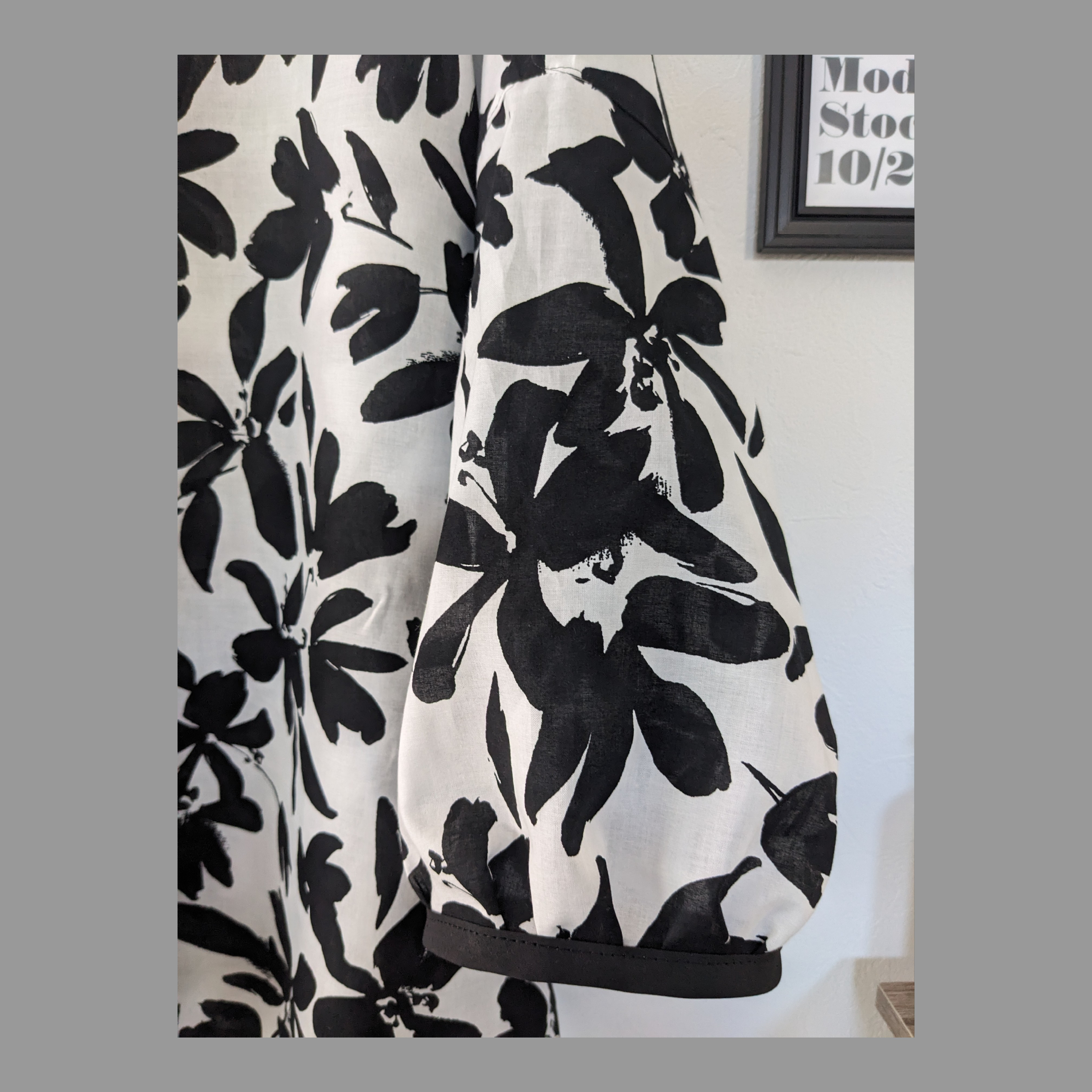 ♡モノトーン花柄♡パフ袖ブラウス♡北欧