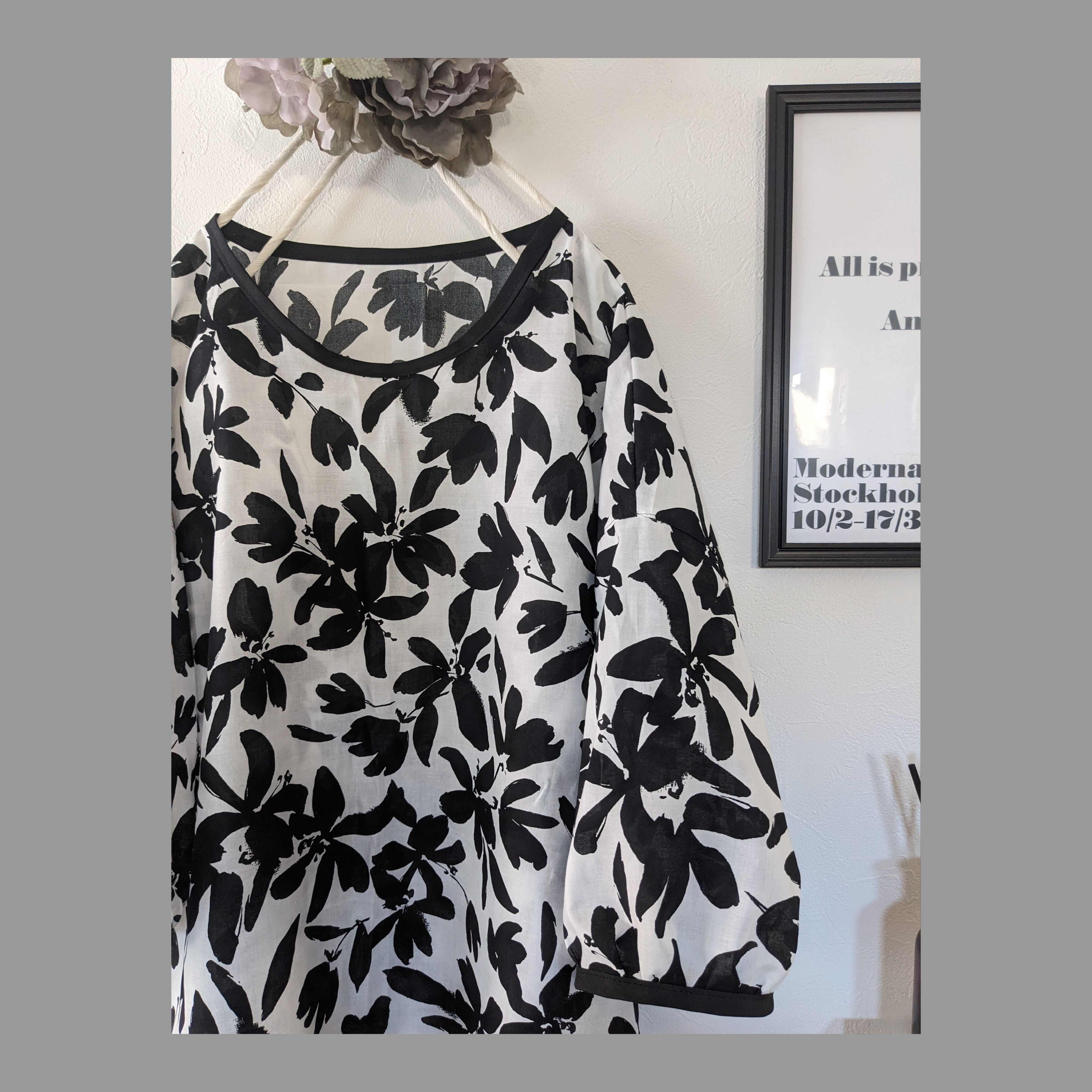 ♡モノトーン花柄♡パフ袖ブラウス♡北欧