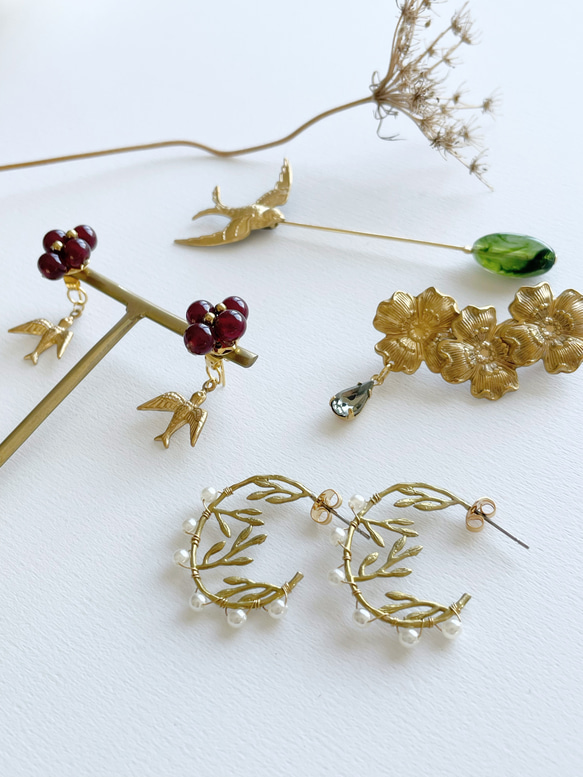 [leaf Hoop] 黃銅葉子和復古珍珠圈形耳環▷/優雅/邀請/大/植物 第13張的照片