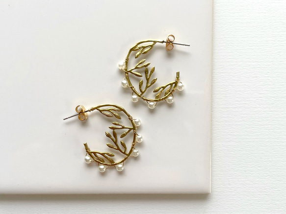 [leaf Hoop] 黃銅葉子和復古珍珠圈形耳環▷/優雅/邀請/大/植物 第2張的照片