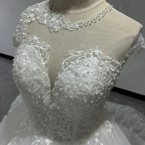 憧れのドレスウエディングドレス ラウンドネック オフホワイト  