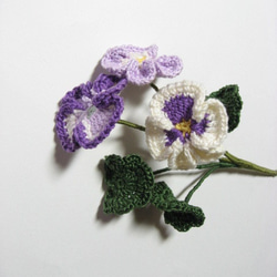 レース編み　パンジーの飾り花 2枚目の画像