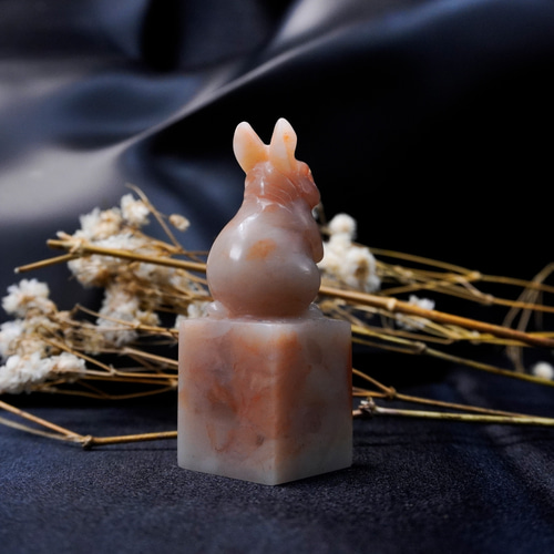 カスタマイズされた手作り印鑑-|ラオス石ウサギボタン 1.9 x 1.9 CM