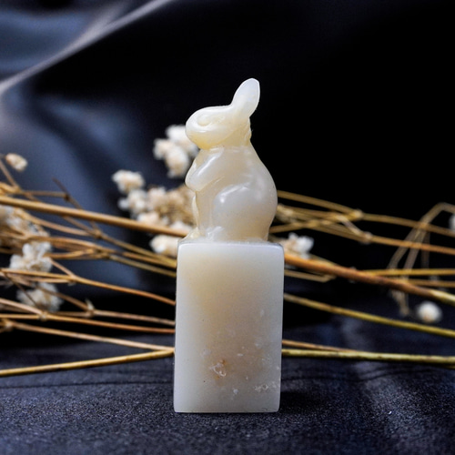 カスタマイズされた手作り印鑑-|ラオス石ウサギボタン 1.7x1.6 CM