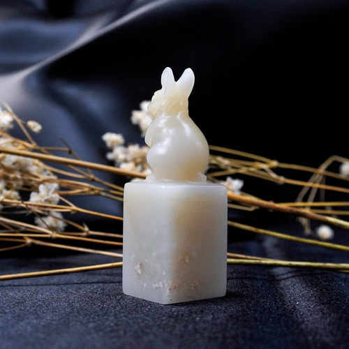 13三羊開泰　ラオス石　巧色　美品　印材　印石　落款　書道　雅号 カスタマイズされた手作り印鑑-|ラオス石ウサギボタン 1.7x1.6 CM